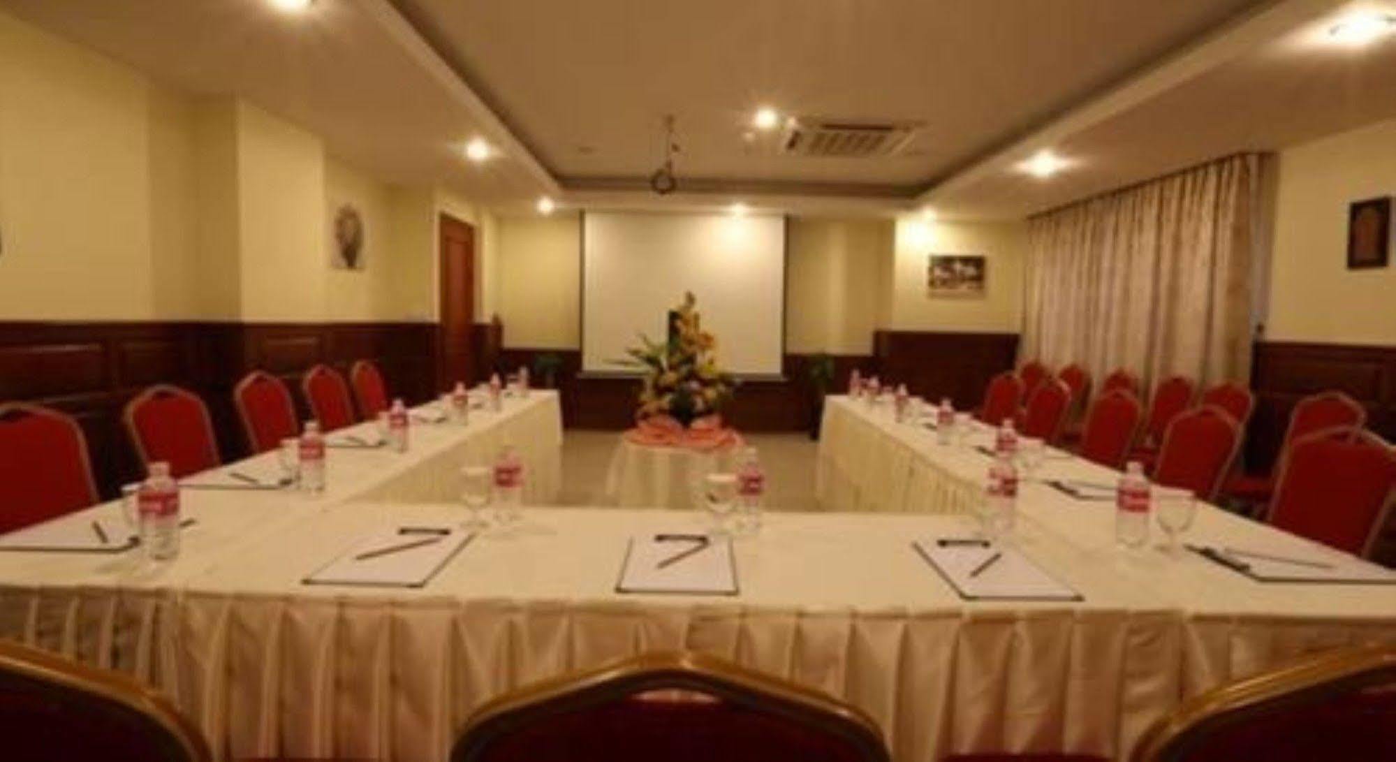 Rumduol Grand Hotel Phnompen Kültér fotó